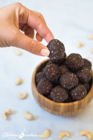 Energy Balls Aux Dattes Noix De Cajou Et Noix De Coco Cuisinons En Couleurs Coco Cuisine Noix De Cajou Noix De Coco