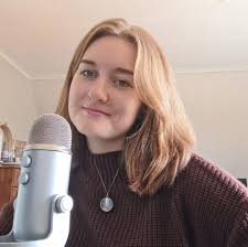 Hannah Fifield's Instagram, Twitter & Facebook