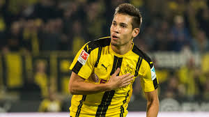 Pepe, miguel veloso and raphael guerreiro have returned to the portugal squad. Video Borussia Dortmunds Raphael Guerreiro Gelingt Unwirkliches Tor Im Training Goal Com