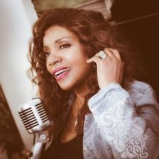 Teri Moss's Instagram, Twitter & Facebook