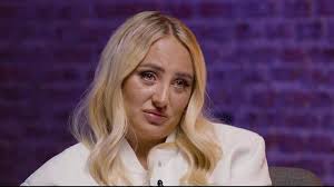 Rocío Flores habla como nunca antes sobre su madre, Rocío Carrasco: "Me ha destrozado la vida" - De viernes