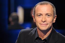 Questions pour un champion, le jeu culte de france 3, revient fin février avec un nouvel animateur, le journaliste de 44 ans samuel étienne, qui doit faire oublier l'éviction houleuse de julien lepers. Questions Pour Un Champion Dans Les Coulisses De La Nouvelle Formule Avec Samuel Etienne