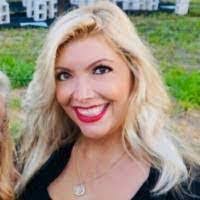 Renee Kirwan's Instagram, Twitter & Facebook