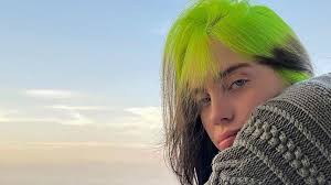 Born december 18, 2001) is an american singer and songwriter. Neue Ara Billie Eilish Trennt Sich Bald Von Grunen Haaren Promiflash De