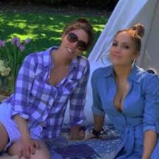 Jennifer Lopez's sister Lynda marks book launch success with show-stopping  cake