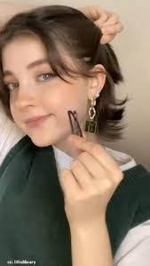 Lara Mueller's Instagram, Twitter & Facebook