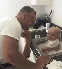 Nothing is outsourced — a bath fitter expert will take care of you every step of the way. Looks Like A Dad Giving His Baby A Normal Bath But It S A State Trooper Who D Pulled Over A Mother Who Was An Addict The Baby Was In The Car Covered In