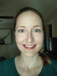 Holiday beauty look with green tips