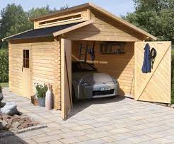 Tel que son nom l'indique, le garage en ossature bois est un type d'abri de voiture dont la construction notamment la toiture se présente sous la forme d'un squelette préfabriqué. Guide Garage 2021 Materiaux Normes Pose Et Prix