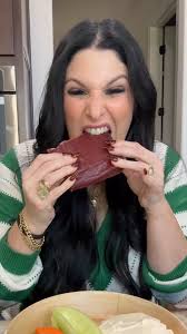 🌟WE ARE ON THE HUNT FOR A NEW PERFUME 🌟 MALIKA GREEN PERFUME OIL 🌟  #perfume #fragrance #pear #citrus #fruits #fruityperfume #review