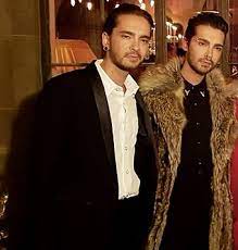 He has an identical twin, bill kaulitz, who is the lead singer of tokio hotel, and his best friends are georg listing and gustav schäfer. Bill Kaulitz Wikiwand