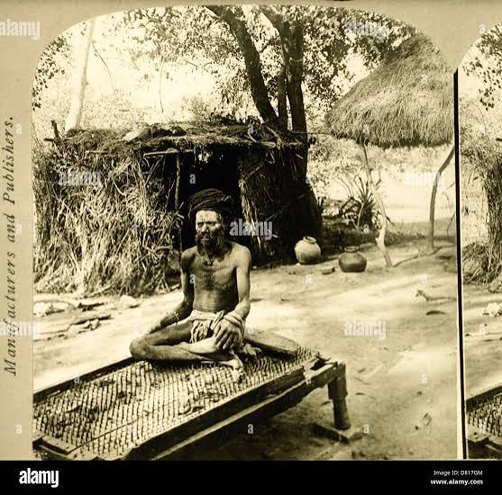 Hindu fakir hi-res stock photography and images - Alamy
