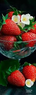Az Vagyok Amit Megeszek I Want To Love You Beautiful Fruits Fruits Photos Fruit Photography