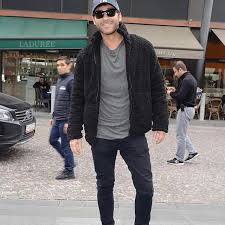 جديد سيشكين اوزدمير حبيب ديميت اوزدميرالسابق بمركز التسوق استني بارك تم سواله عه انفصاله لكنه ترك لم يجب seckinozdemir fashion normcore style