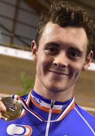 Mondial de l'auto : la course à l'électrique Bleus : Deschamps prend Laporte