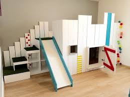 Nur Die Rutsche Ist An Dieser Stelle Gefahrlich Ansonsten Gute Idee Dekor Trends Lit En Palette Idee Chambre Chambre Enfant