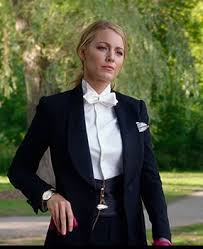 Adapted from the novel of the same name, a simple favor follows a small town mommy blogger who discovers that her best friend has vanished. Review A Simple Favor True View Reviews