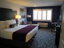 View a place in more detail by looking at its inside. Room With King Size Bed Picture Of La Quinta Inn Suites By Wyndham San Jose Airport Tripadvisor