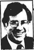 m Baker quits Reagan staff, cites famiiy