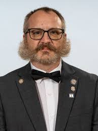 Eric Drake's Instagram, Twitter & Facebook