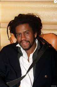 Elle vous témoigne toute sa gratitude après toute la solidarité que vous lui avez témoigné depuis le début. Xuprv3vzuzdvpm