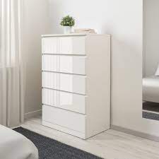 My husband and i purchased this for ourselves for christmas and he thought i was a little whether you're looking for a new dresser for your room or you want to design an affordable custom closet, the brimnes chest of drawers will be. Malm High Gloss White Chest Of 6 Drawers 80x123 Cm Ikea Ikea Chest Of Drawers Malm Drawers