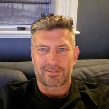 Daniel Van Boom (@dvanboom)