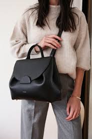 Fri frakt och retur till ditt varuhus. Birkin Bag