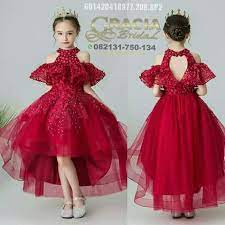 Pakaian anak perempuan usia 1 tahun memiliki model yang beragam seperti model dress, gaun, setelan celana, baju atasan, gamis anak dan lain sebagainya. 43 Ide Baju Pesta Anak Pesta Anak Gaun Gadis Kecil