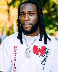 Burna Boy alidelete tweet yake ya Kupôngeza P Diddy kwa kümsaidia kushinda  Grammy awards 😂. Ili upate Grammy lazima uwe na connection saana, sikuhizi  hata sio mambo ya talanta, bora Diddy anaeza