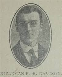 Elmer Davison's Instagram, Twitter & Facebook