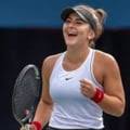 Simona halep, locul 4 wta şi cap de serie numărul 6, va evolua azi, de la ora 12.00, cu germana laura siegemund, locul 32 wta, în turul al simona halep a cucerit pentru a doua oară consecutiv titlul la madrid, dar mai presus de trofeu şi banii cuveniţi, românca a câştigat ceva mai preţios: Simona Halep Sport Ziare Com Mobile