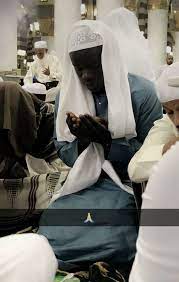 Ammo hayotda u juda kamtar va beozor yigit. Football Planet N Golo Kante Celebrating Eid In Makkah Facebook