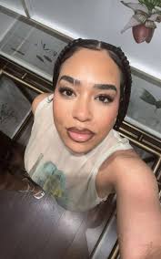 B Simone is heaven sent 😍 😍 😍