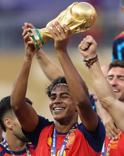 💎 Lamine Yamal: The youngest player to win the World Cup & Euro at 19 years and 6 days old. 📷 @fifa
