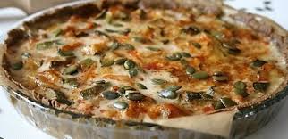 Sa préparation est vraiment facile je préfère utiliser mon robot culinaire pour ramasser facilement ma pâte mais on. Tarte Salee Aux Courgettes Recette Par Allergique Gourmand