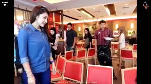 Rita rudaini binti mokhtar (lahir 11 april 1976) merupakan seorang pelakon dan model wanita malaysia.sepanjang kerjayanya, beliau membintangi banyak drama tv tempatan. Rita Rudaini Musical Chair Youtube