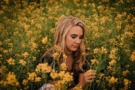 This type of opening of. Flower Field Family Photoshoot 2 See Photography Flower Photoshoot Flower Field Yellow Flower Pictures