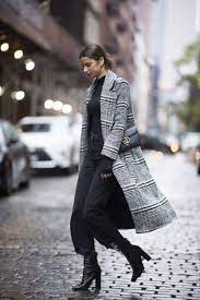 Winter Outfits For Women Street Style 2021 In 2021 Street Style Women Clothes For Women Women Street