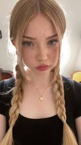 Emily Wulff's Instagram, Twitter & Facebook