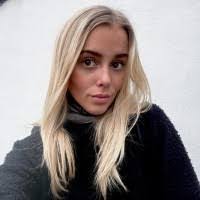 Sandra Nielsen's Instagram, Twitter & Facebook