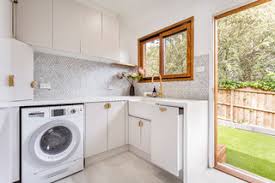 I really wanted to save the money and build one myself. 75 Most Popular 75 Beautiful L Shaped Laundry Room Ideas Designs Design Ideas For July 2021 Houzz Nz