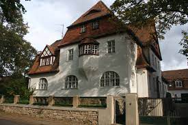 Wohnungen in bad lauchstädt 1 aktuelle adressen mit bewertungen und öffnungszeiten jetzt bei lokalwissen anzeigen! Hochwertige Wohnung In Gediegener Umgebung In Bad Lauchstadt Zur Miete K Klein Immobilien Halle