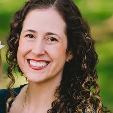 Elizabeth Lowden's Instagram, Twitter & Facebook