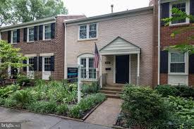 11757 North Shore Dr, Reston, VA 20190