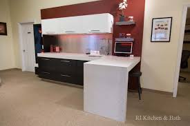 The Rikb Showroom Located At 139 Jefferson Boulevard In Warwick Ri Come For A Consultation Or Just To Visit Showroom Atlas Homewares Ronbow Kitchen Design