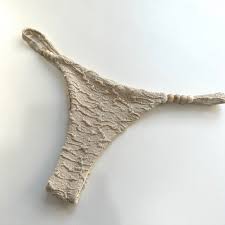 Calcinha Semi Fio alça fina lateral com miçangas tecido Mykonos nude 016  (top não incluso) - VANBIKINIS