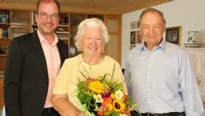 Wer tatsächlich 60 jahre verheiratet ist, weiß, dass all dies nicht immer einfach ist. Bayern Geretsried Diamantene Hochzeit In Geretsried 100 000 Kilometer In 60 Jahren Geretsried