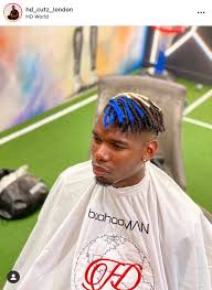 L'ultima versione dei capelli come pogba è molto sobria, nulla a che vedere con le estrose colorazioni che per anni hanno . Nuovo Look Per Paul Pogba In Calcio Ultimi Romantici Facebook