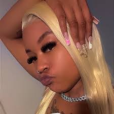 Deonta Hampton's Instagram, Twitter & Facebook